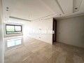 studio-de-53m2-au-quartier-des-hopitaux-small-0