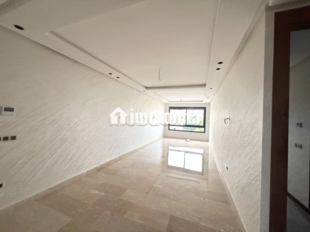 studio-de-53m2-au-quartier-des-hopitaux-big-1