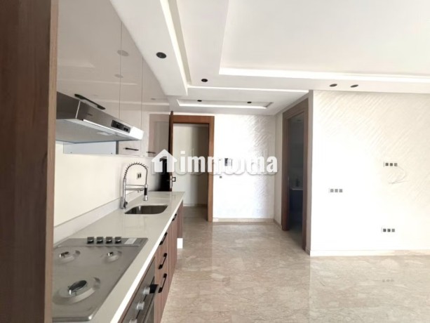 studio-de-53m2-au-quartier-des-hopitaux-big-2