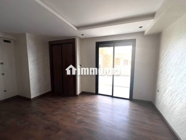 studio-de-53m2-au-quartier-des-hopitaux-big-4
