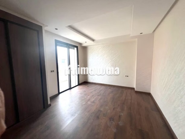 studio-de-53m2-au-quartier-des-hopitaux-big-5