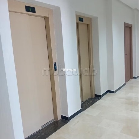 bureaux-a-vendre-a-maarif-extension-superficie-78-m2-ascenseur-et-terrasse-big-0