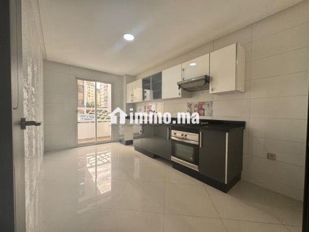 appart-128m2-double-facades-au-qtier-administratif-big-9