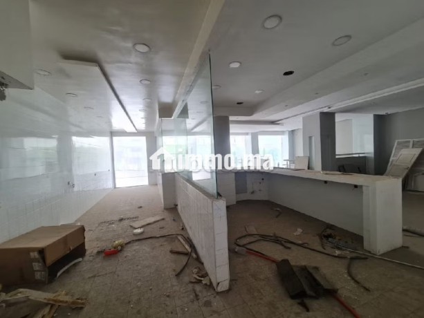 local-commercial-a-vendre-en-plein-centre-ville-big-2