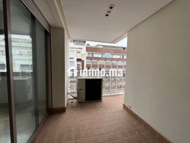 racine-location-appartement-3-chambres-terrasse-balcon-big-0