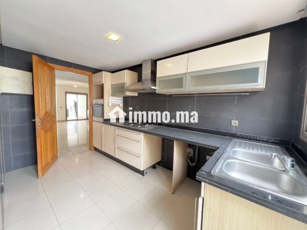 racine-location-appartement-3-chambres-terrasse-balcon-big-4