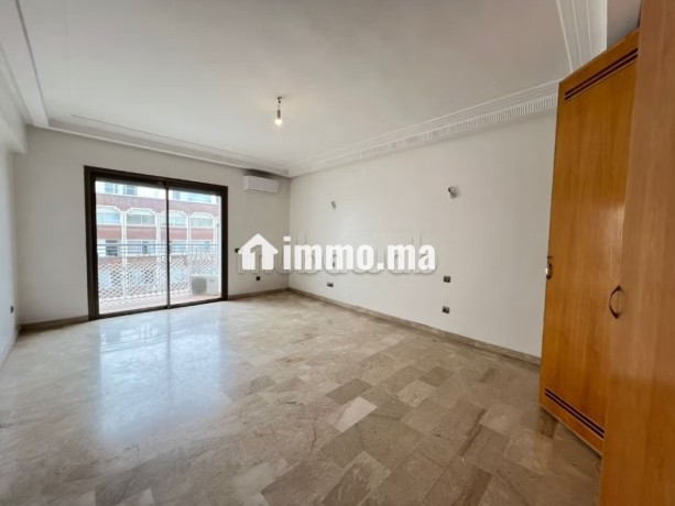 racine-location-appartement-3-chambres-terrasse-balcon-big-8