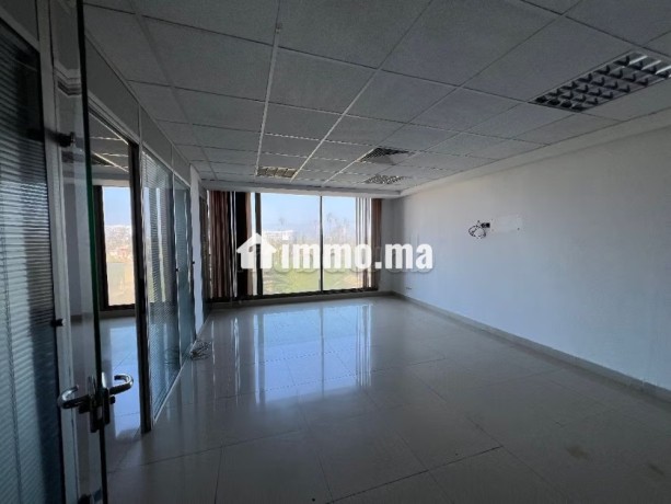 location-de-bureaux-a-bourgogne-ouest-surface-de-96-m2-porte-blindee-et-residence-securisee-big-9