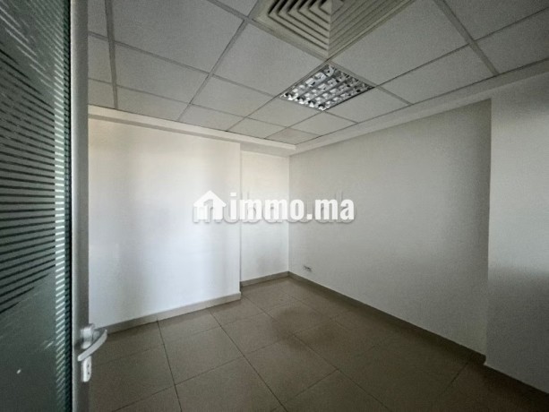 location-de-bureaux-a-bourgogne-ouest-surface-de-96-m2-porte-blindee-et-residence-securisee-big-6