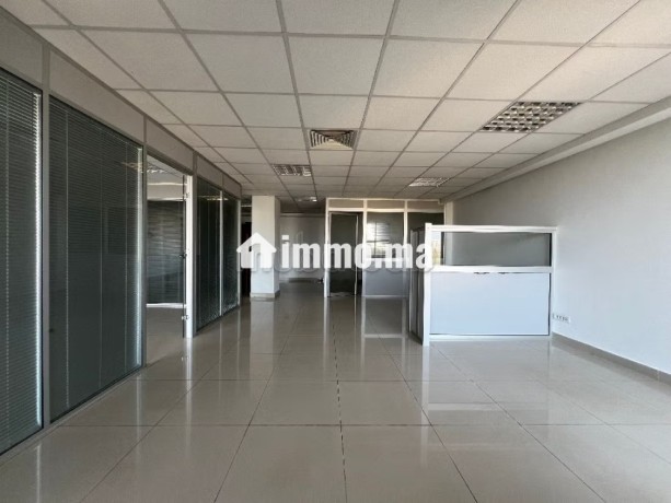 location-de-bureaux-a-bourgogne-ouest-surface-de-96-m2-porte-blindee-et-residence-securisee-big-8