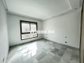 vente-dun-bel-appartement-a-bourgogne-ouest-surface-totale-157-m2-residence-avec-concierge-climatisation-generale-small-6