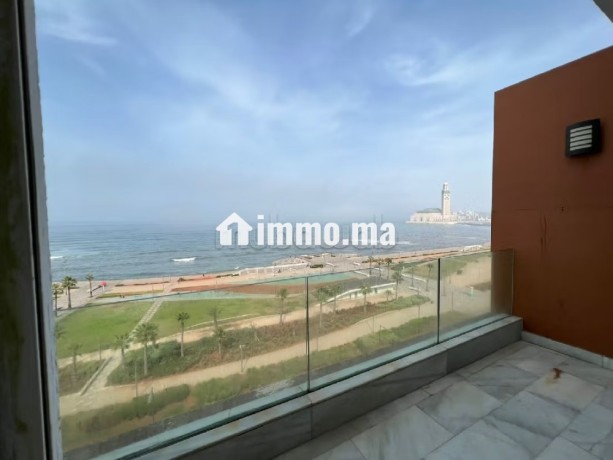 vente-dun-bel-appartement-a-bourgogne-ouest-surface-totale-157-m2-residence-avec-concierge-climatisation-generale-big-1