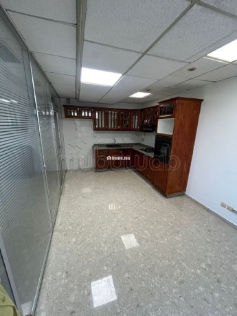 beaux-bureaux-a-louer-a-maarif-surface-de-164-m2-service-de-concierge-et-climatisation-big-1