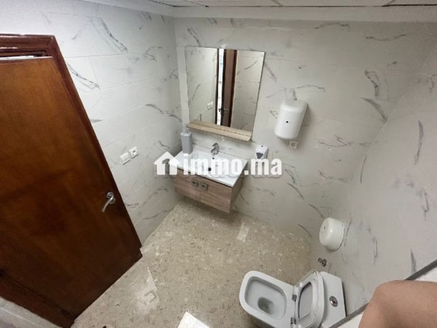 beaux-bureaux-a-louer-a-maarif-surface-de-164-m2-service-de-concierge-et-climatisation-big-2