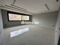 bel-appartement-en-location-a-oasis-superficie-150-m2-porte-blindee-et-systeme-de-double-vitrage-small-7