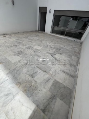 vente-dun-bel-appartement-a-palmier-1-piece-bien-meuble-big-5