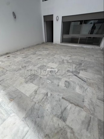 vente-dun-bel-appartement-a-palmier-1-piece-bien-meuble-big-6