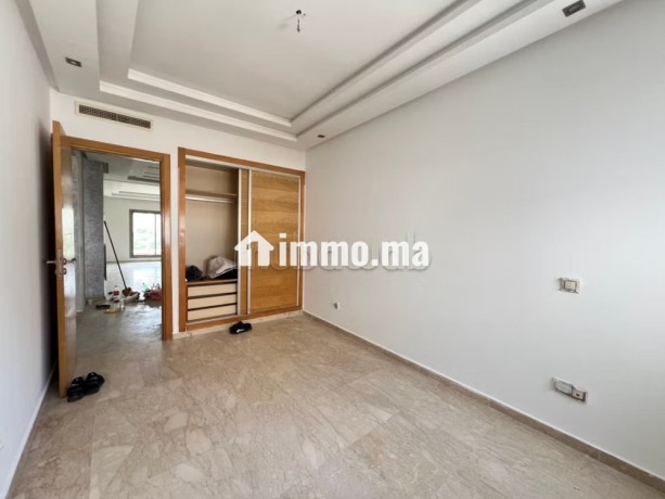 location-dun-appartement-a-beausejour-2-chambres-agreables-ascenseur-et-places-de-parking-big-4