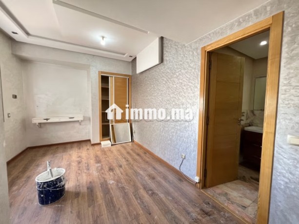 location-dun-appartement-a-beausejour-2-chambres-agreables-ascenseur-et-places-de-parking-big-5