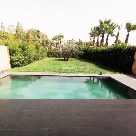villa-moderne-avec-belle-et-jardin-big-0