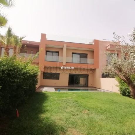 villa-moderne-avec-belle-et-jardin-big-15
