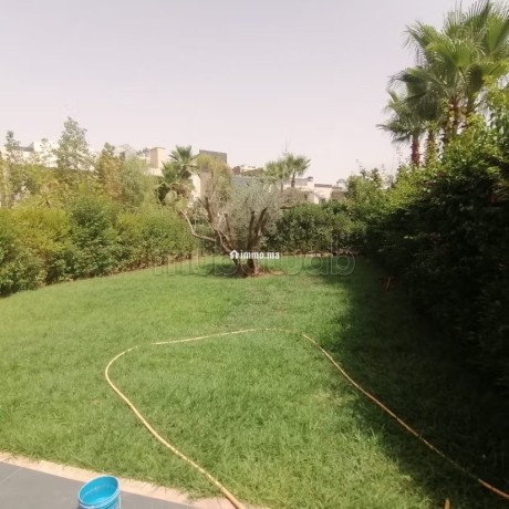 villa-moderne-avec-belle-et-jardin-big-16