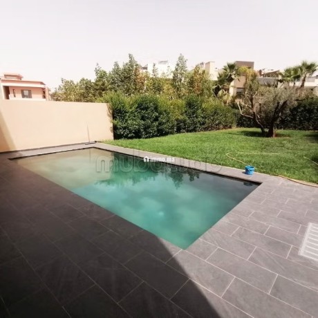 villa-moderne-avec-belle-et-jardin-big-17