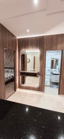 magnifique-studio-a-bourgogne-avec-parking-et-ascenseur-quartier-securiser-big-1