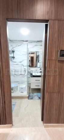 magnifique-studio-a-bourgogne-avec-parking-et-ascenseur-quartier-securiser-big-2