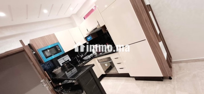 magnifique-studio-a-bourgogne-avec-parking-et-ascenseur-quartier-securiser-big-4