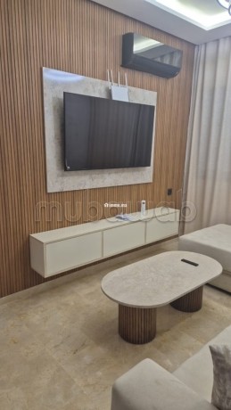 tres-bel-appartement-en-location-a-gueliz-surface-de-82-m2-terrasse-et-ascenseur-big-1
