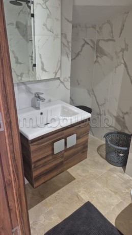 tres-bel-appartement-en-location-a-gueliz-surface-de-82-m2-terrasse-et-ascenseur-big-4