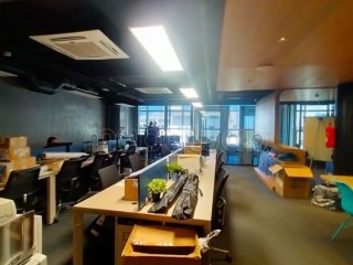 Magnifique bureau de 300 m2 aménagé à louer sur Sidi maarouf la coline - Bureau à louer - Casablanca