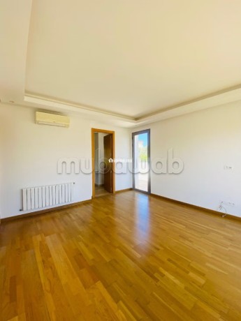 villa-de-luxe-a-louer-a-ain-diab-sindibad-4-chambres-chambre-de-personnels-big-18