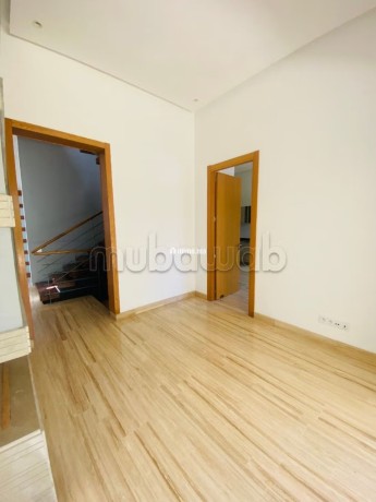 villa-de-luxe-a-louer-a-ain-diab-sindibad-4-chambres-chambre-de-personnels-big-8