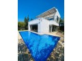 villa-luxe-isolee-a-louer-vide-sur-aindiab-4-chambres-2-chambres-de-personnels-small-1