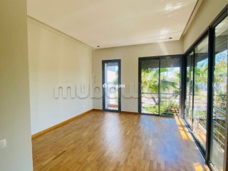 Villa luxe, isolée à louer vide sur Aindiab, 4 chambres 2 chambres de personnels - Villa à louer - Casablanca