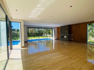Villa luxe, isolée à louer vide sur Aindiab, 4 chambres 2 chambres de personnels - Villa à louer - Casablanca