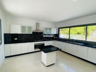Villa luxe, isolée à louer vide sur Aindiab, 4 chambres 2 chambres de personnels - Villa à louer - Casablanca
