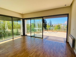 Villa luxe, isolée à louer vide sur Aindiab, 4 chambres 2 chambres de personnels - Villa à louer - Casablanca
