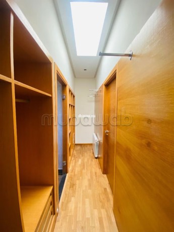 villa-luxe-isolee-a-louer-vide-sur-aindiab-4-chambres-2-chambres-de-personnels-big-10