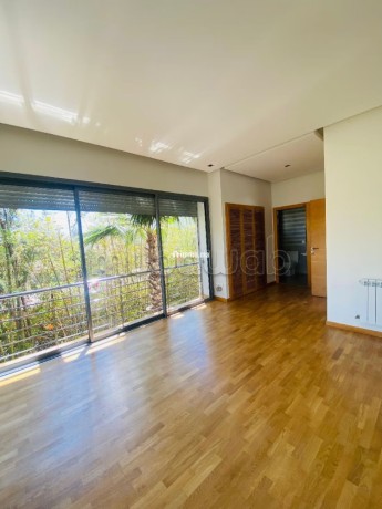 villa-luxe-isolee-a-louer-vide-sur-aindiab-4-chambres-2-chambres-de-personnels-big-13