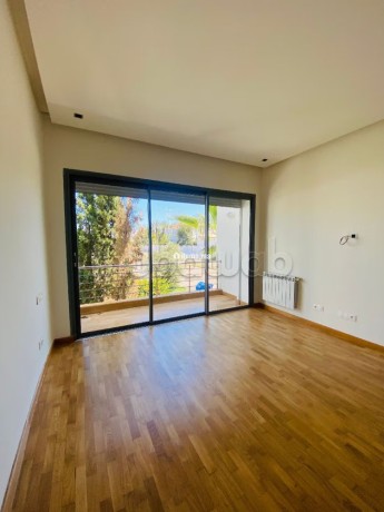 villa-luxe-isolee-a-louer-vide-sur-aindiab-4-chambres-2-chambres-de-personnels-big-14