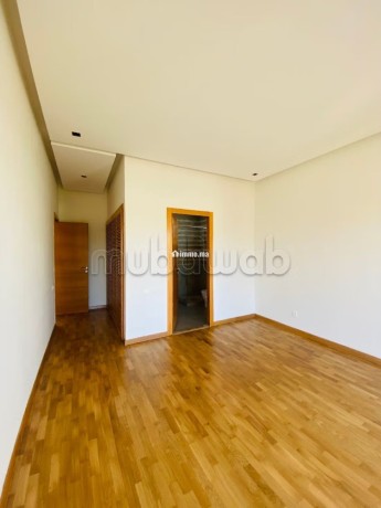 villa-luxe-isolee-a-louer-vide-sur-aindiab-4-chambres-2-chambres-de-personnels-big-18
