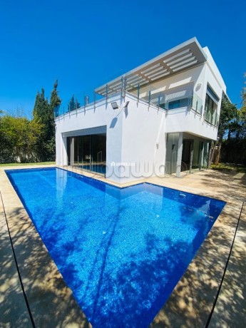 villa-luxe-isolee-a-louer-vide-sur-aindiab-4-chambres-2-chambres-de-personnels-big-1