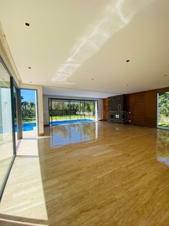 villa-luxe-isolee-a-louer-vide-sur-aindiab-4-chambres-2-chambres-de-personnels-big-5