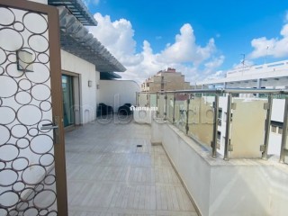 Magnifique studio en plein centre de maarif a louer, grande terrasse a 1 min des twin center - Appartement à louer - Casablanca