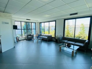 Offre de location dun bureau en etage villa sur Oasis - Villa à louer - Casablanca
