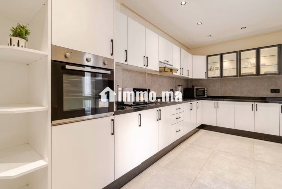 Magnifique appartement meublé 3 chambres a louer sur Triangle dor - Location Immobilier - Casablanca - photo 2