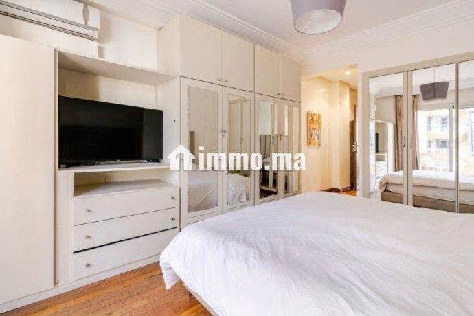 magnifique-appartement-meuble-3-chambres-a-louer-sur-triangle-dor-big-9